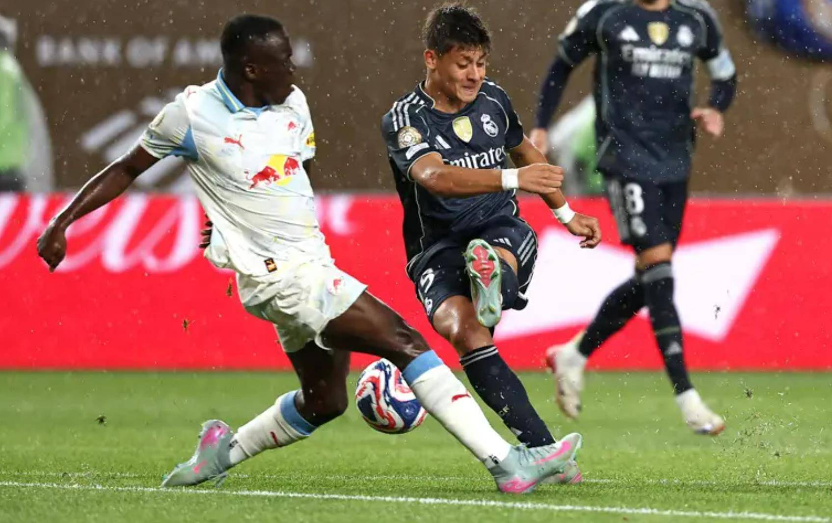 世俱杯1-1爆冷！皇马新月轰32脚战平！阿隆索无缘首胜，C罗没说错(阿隆索加盟皇马)